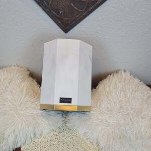 Tahari  Bathroom Decor